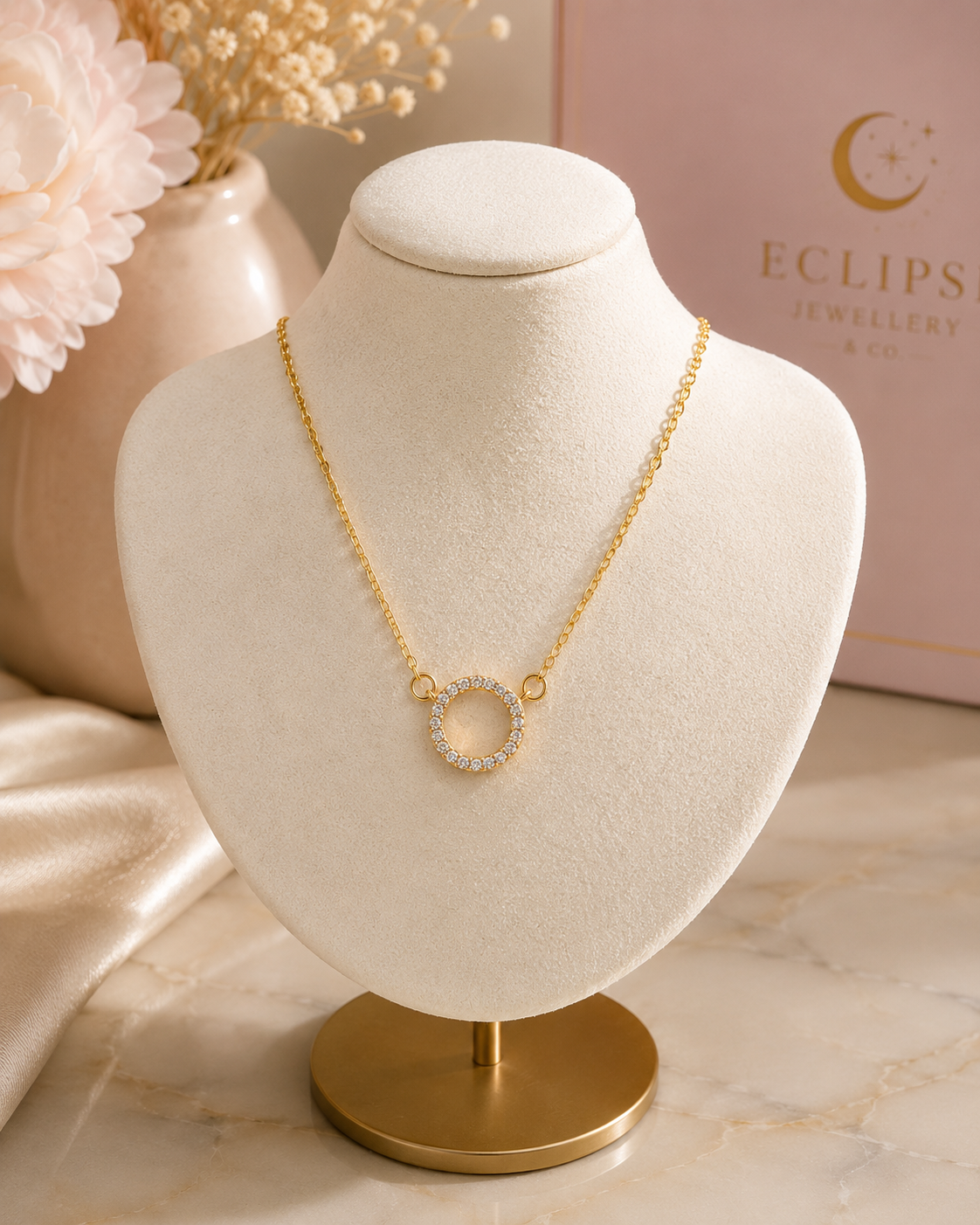 Elara Circle Necklace